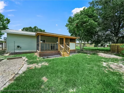 Exterior - 2410 Sunset Dr, Sebring, FL 33870 photo 8 of 9
