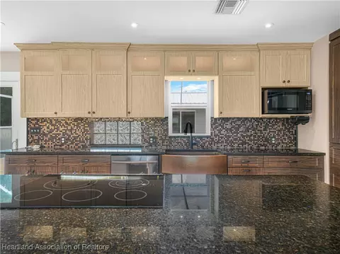 Kitchen - 2410 Sunset Dr, Sebring, FL 33870 photo 4 of 4