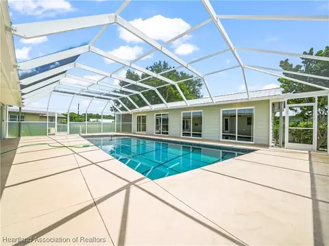 Exterior - 2410 Sunset Dr, Sebring, FL 33870 photo 3 of 9