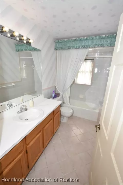 Bath - 2936 Sugar Pine Cir, Sebring, FL 33872 photo 3 of 4