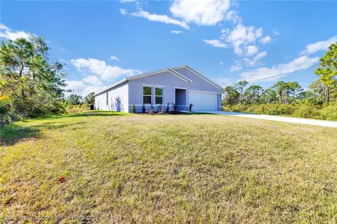 Exterior - 8035 Yumuri St, Sebring, FL 33872 photo 4 of 8