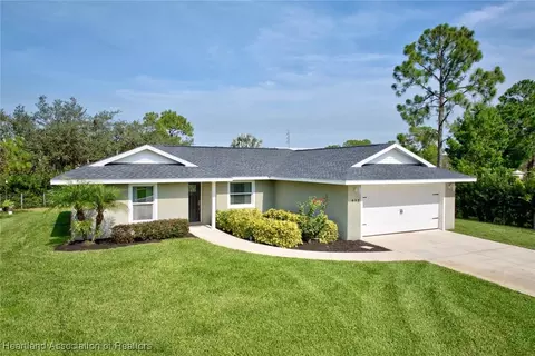 913 Replica Ave, Sebring, FL 33872