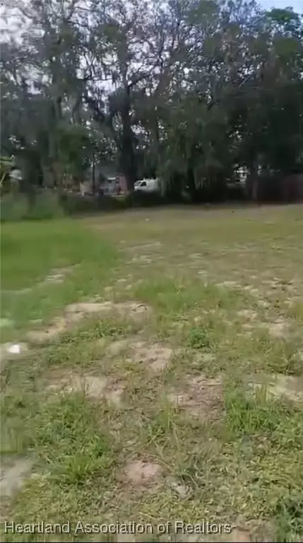 2106 Steiner Ave, Sebring, FL 33870