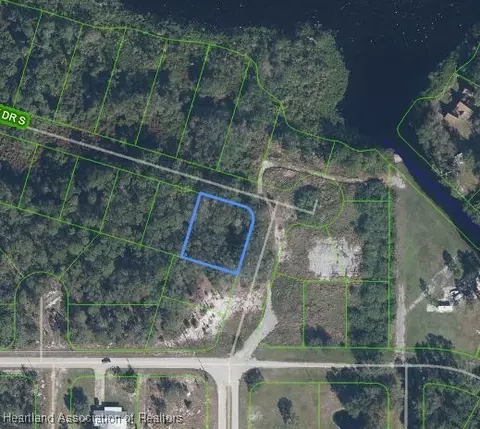 1105 Lakeside Dr S, Sebring, FL 33875