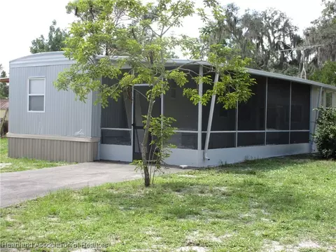 17 Recreation Dr, Venus, FL 33960 photo 2
