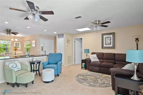 Living - 5801 Twisted Oaks Dr, Sebring, FL 33876 photo 1 of 2