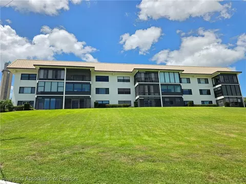 526 Lake Clay Dr S, Lake Placid, FL 33852