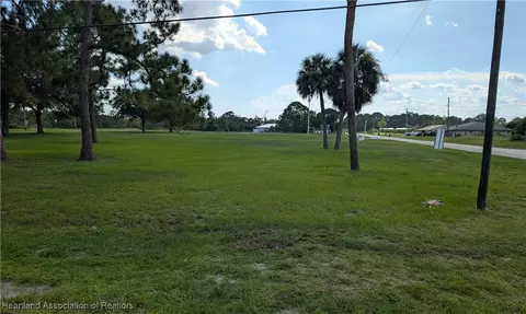 425 Kemper Ave, Lake Placid, FL 33852