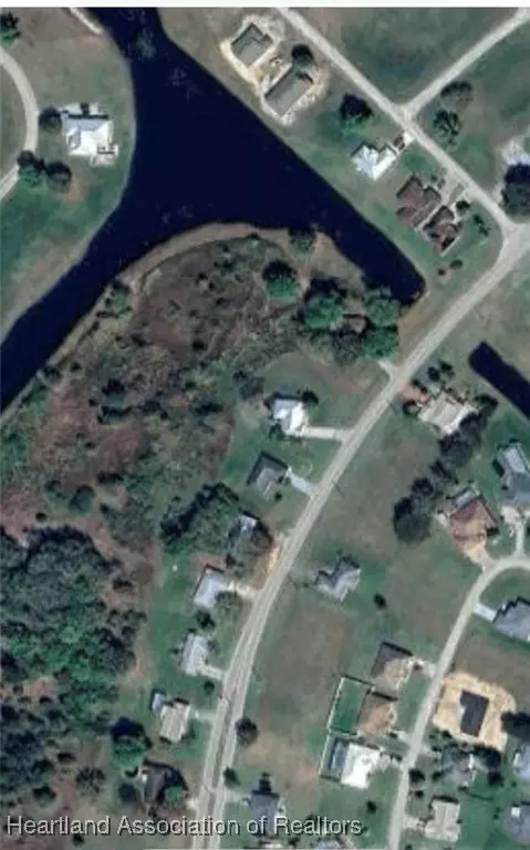 520 Foxhall Cir, Sebring, FL 33876