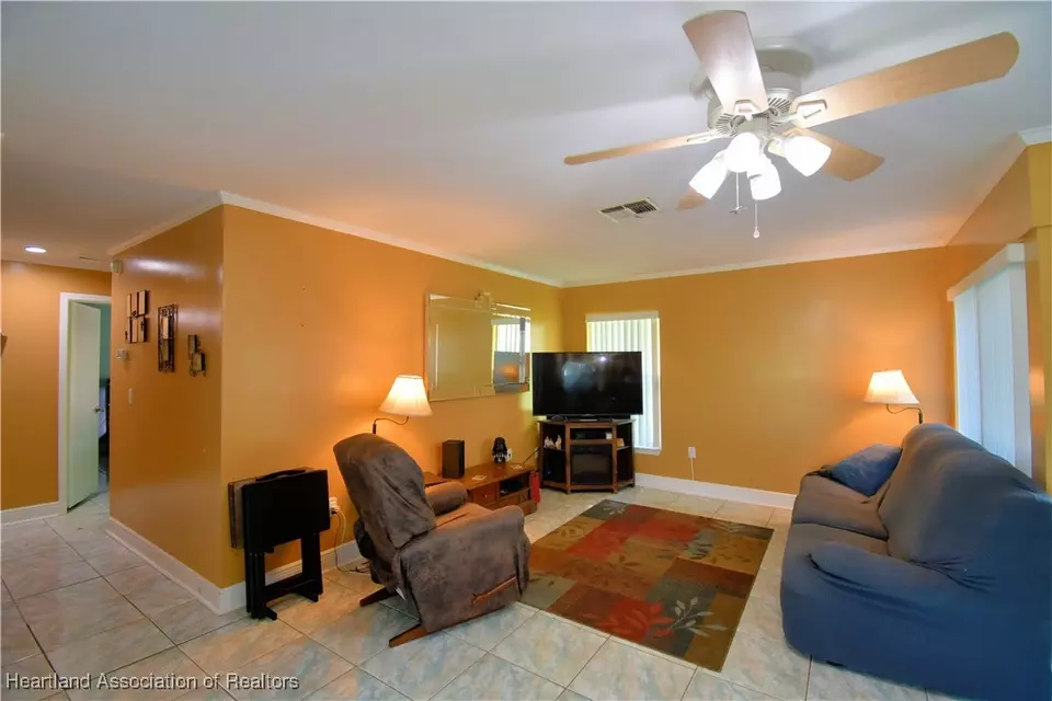  429 Spike Ct, Kissimmee, FL 34759 photo 2
