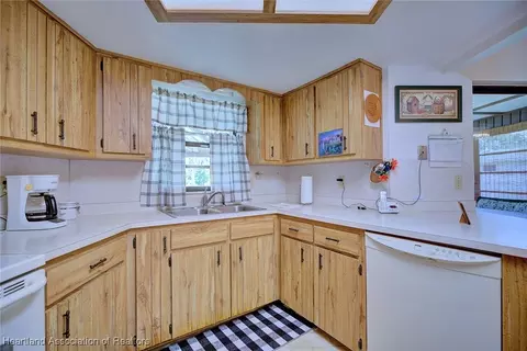 218 Thrush Ave, Sebring, FL 33870 photo 12