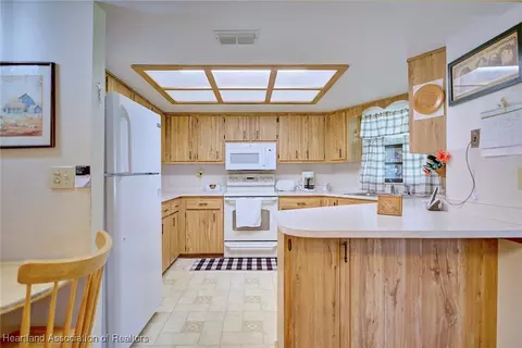 218 Thrush Ave, Sebring, FL 33870 photo 8