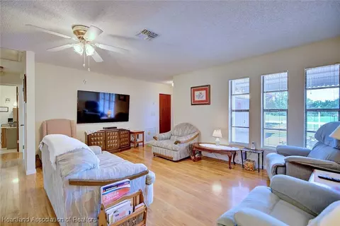 218 Thrush Ave, Sebring, FL 33870 photo 3