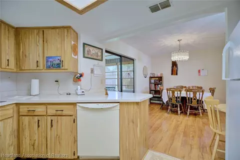 218 Thrush Ave, Sebring, FL 33870 photo 11