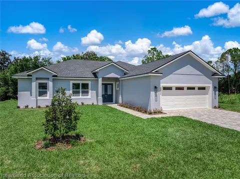 2800 Monza Dr, Sebring, FL 33872