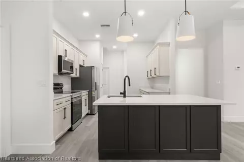 Kitchen - 2800 Monza Dr, Sebring, FL 33872 photo 6 of 7