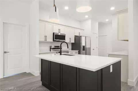 Kitchen - 2800 Monza Dr, Sebring, FL 33872 photo 1 of 7