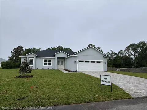 2800 Monza Dr, Sebring, FL 33872