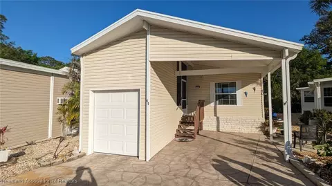 40 Beachfront Ln, Lake Placid, FL 33852