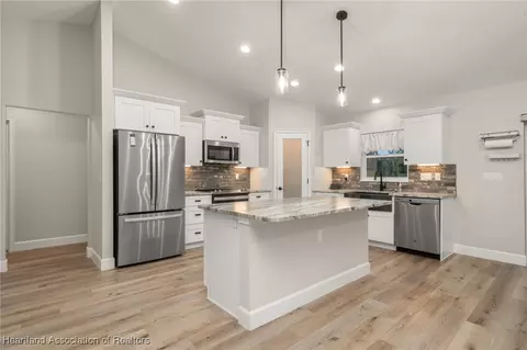 Kitchen - 6829 San Bruno Dr, Sebring, FL 33872 photo 1 of 5