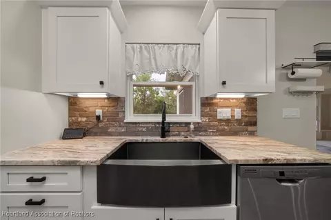 Kitchen - 6829 San Bruno Dr, Sebring, FL 33872 photo 5 of 5