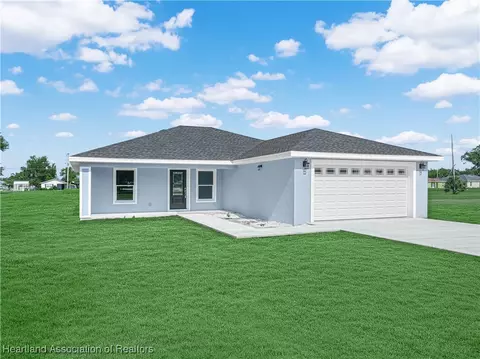 4823 Chester Ave, Bowling Green, FL 33834