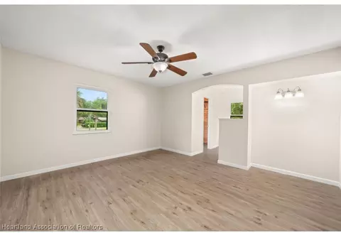 Living - 425 Taseschee Dr, Sebring, FL 33870 photo 1 of 2