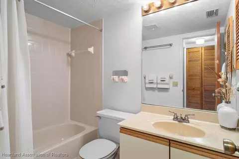 Bath - 4989 Casablanca Circle J-3, Sebring, FL 33870 photo 2 of 2