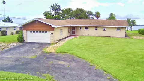 823 N Lake Reedy Blvd, Frostproof, FL 33843