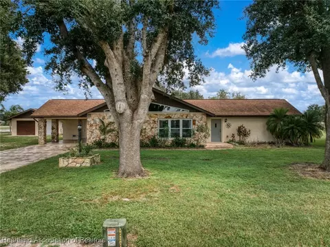 1806 Elf Dr, Sebring, FL 33875