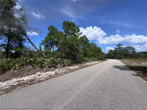 3047 Redwood Rd, Lake Placid, FL 33852