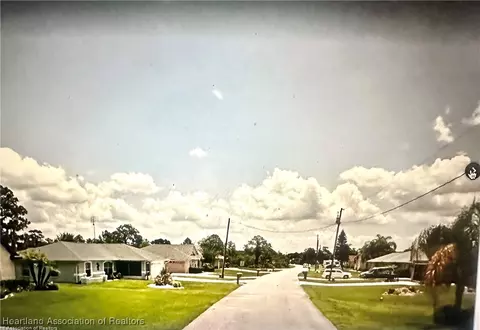 2015 Alan St, Sebring, FL 33875 photo 3