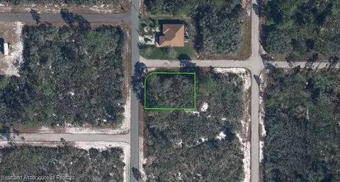 420 Spitfire St NW, Lake Placid, FL 33852
