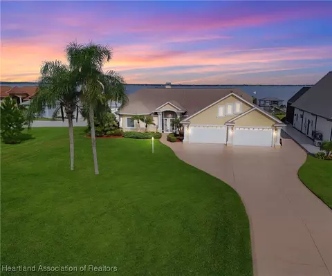 167 S Bear Pointe Dr, Lake Placid, FL 33852