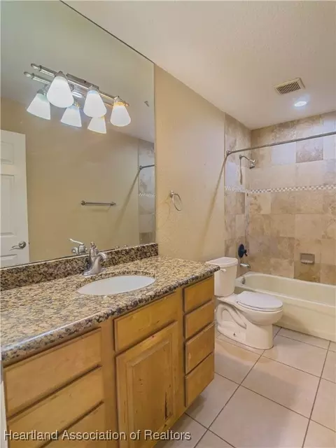 Bath - 4611 Granada Blvd, Sebring, FL 33872 photo 4 of 4