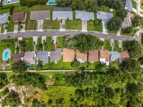 View/Area - 4611 Granada Blvd, Sebring, FL 33872 photo 7 of 12