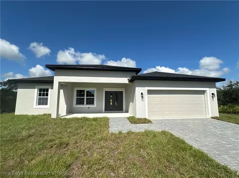 4860 San Ignacio Dr, Sebring, FL 33872