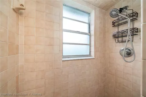 Bath - 1708 Elf Dr, Sebring, FL 33875 photo 3 of 3