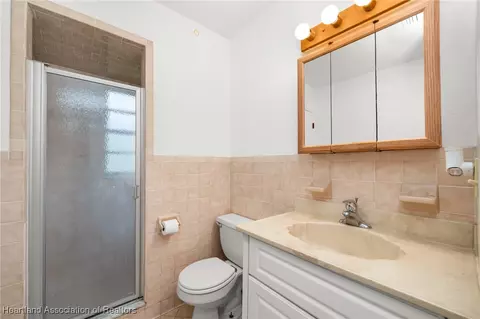 Bath - 1708 Elf Dr, Sebring, FL 33875 photo 1 of 3