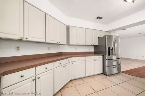 Kitchen - 1708 Elf Dr, Sebring, FL 33875 photo 4 of 4