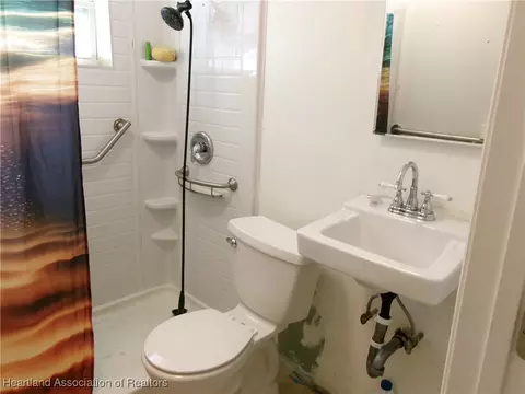 Bath - 1900 Palm Blvd, Sebring, FL 33870 photo 1 of 1