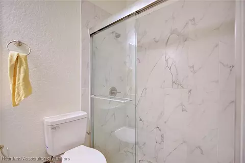 Bath - 1301 Ebro Ct, Sebring, FL 33870 photo 3 of 3