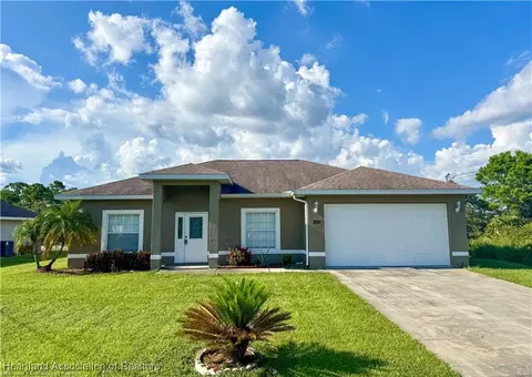 1521 Black Bear Ave, Lake Placid, FL 33852