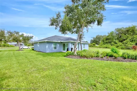 Exterior - 224 Robinhood Ter, Sebring, FL 33876 photo 3 of 4