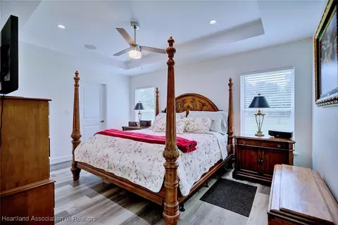 Bedroom - 224 Robinhood Ter, Sebring, FL 33876 photo 2 of 2