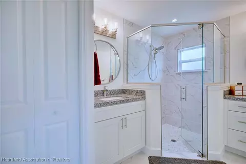 Bath - 224 Robinhood Ter, Sebring, FL 33876 photo 3 of 5