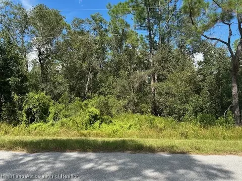 8604 Granada Blvd, Sebring, FL 33872