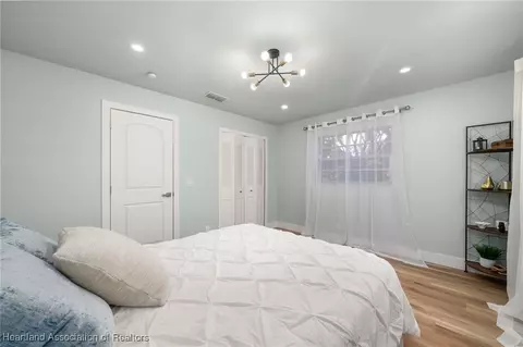 Bedroom - 6032 Pine Ln, Sebring, FL 33876 photo 6 of 8