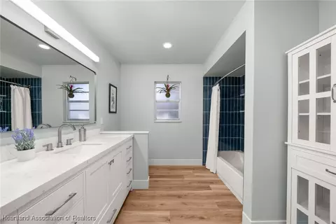 Bath - 6032 Pine Ln, Sebring, FL 33876 photo 7 of 8
