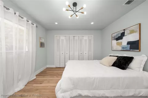 Bedroom - 6032 Pine Ln, Sebring, FL 33876 photo 7 of 8